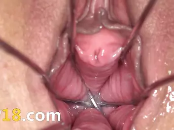 Gaping and gyno dildoing her neat hole