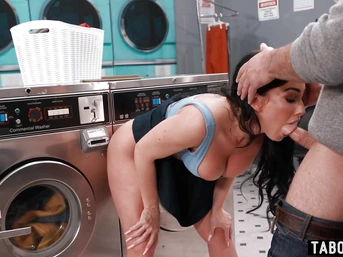 Public laundromat had curvy MILF Jennifer White horny