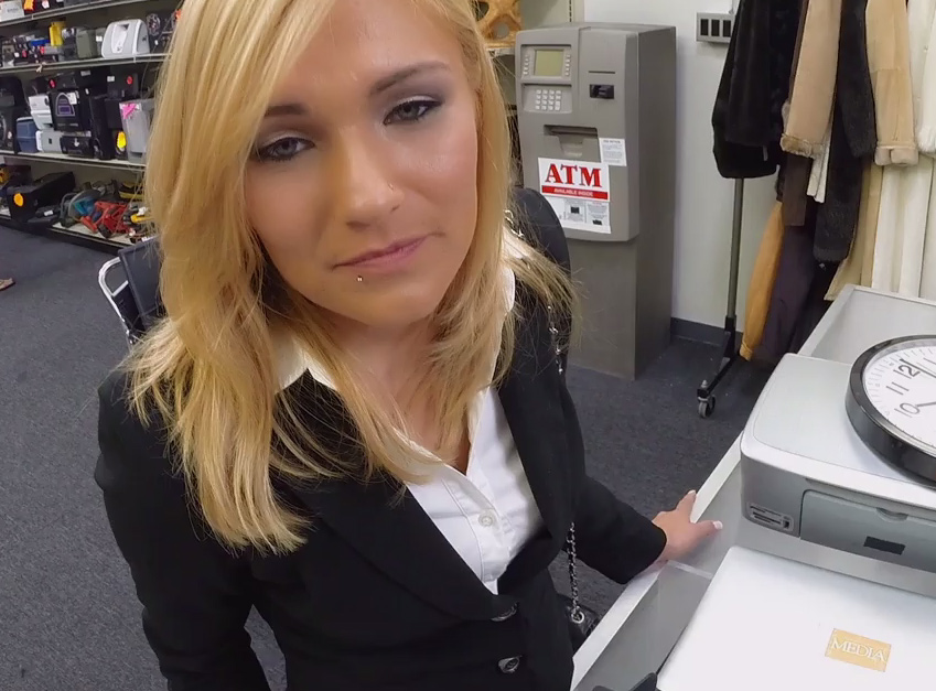 849px x 627px - Hot blonde milf Holly fucked in pawn shop - sleazyneasy.com