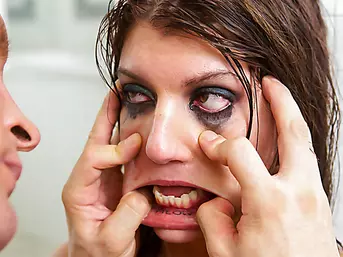 Cassandra Nix brutally fucked until her mascara is a mess